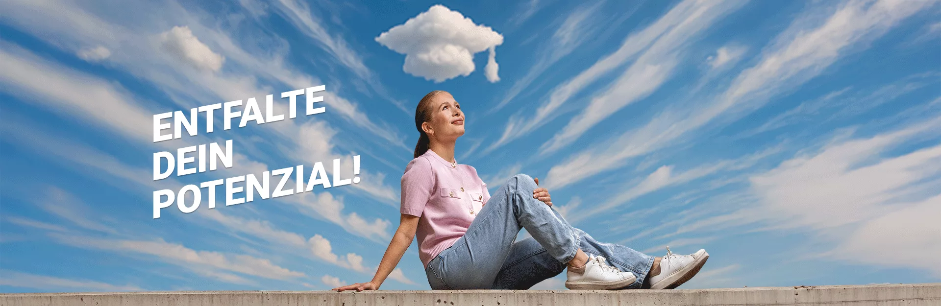 Junge Frau mit Sponsionshut